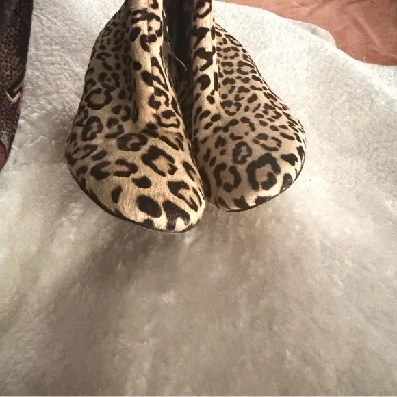 Halogen Brown Tan Ankle Booties with Block Heel - Picture 5 of 6